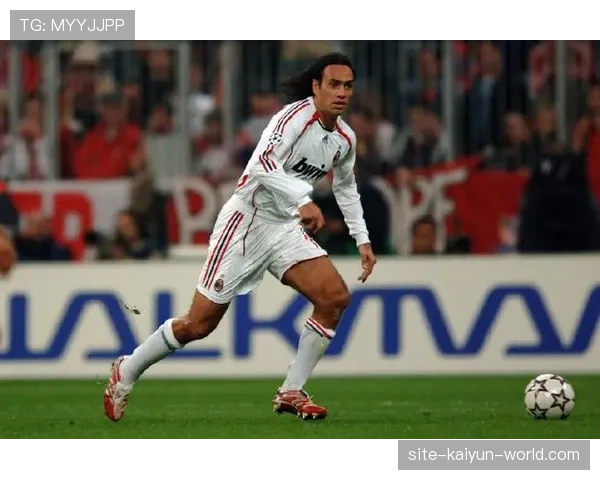 内斯塔与卡纳瓦罗防守站位由单点向体系分散趋势