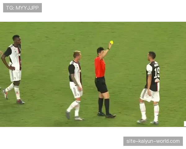 违规换人判罚规则：裁判处理、黄牌及任意球判定要点