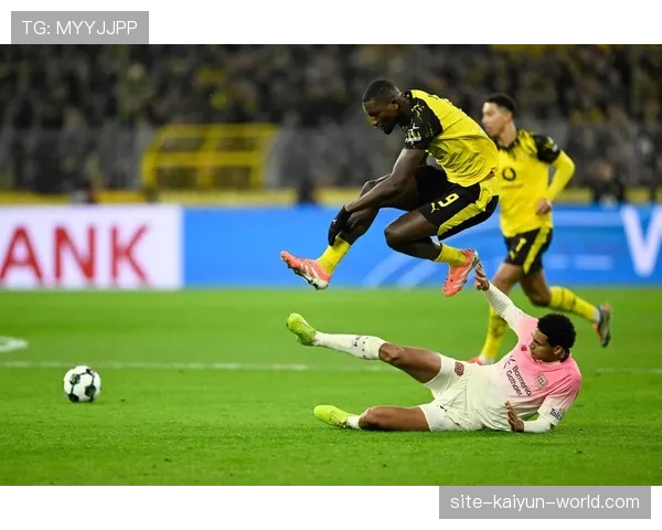 多特蒙德争冠关键阶段掉链子问题显现，对赛季走势形成制约